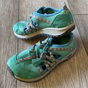 Chaco girls hiking waterproof shoes!